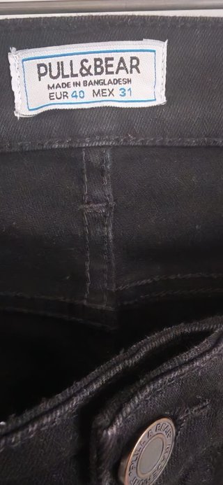 Vaquero negro PULL&BEAR