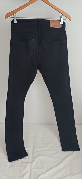 Vaquero negro PULL&BEAR
