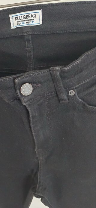 Vaquero negro PULL&BEAR