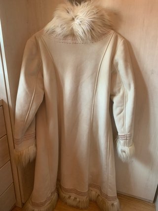 Abrigo largo mujer beige con pelo
