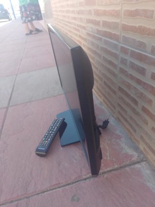 Televisión Samsung Negra 22 pulgadas