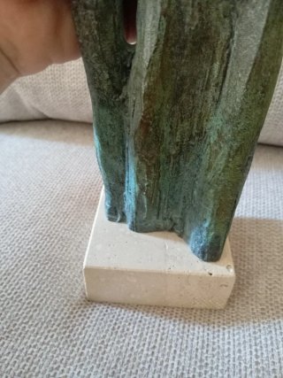 Figura de bronce pareja con pie de mármol
