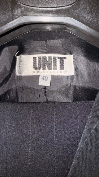 Traje de chaqueta y falda UNIT