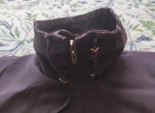 Cazadora fina impermeable morada