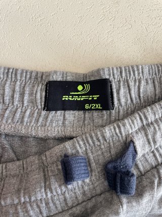 Pantalón corto deportivo run fit gris