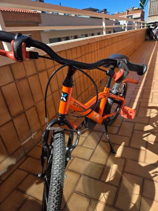 Bicicleta infantil Decathlon naranja