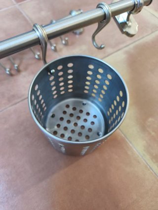 Barra de utensilios de cocina con ganchos.Ikea