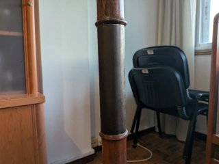 Lámpara de pie antigua madera y latón