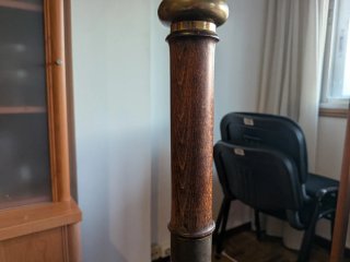 Lámpara de pie antigua madera y latón