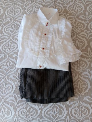 Traje campero blanco y gris