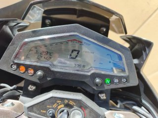 Zontes Naked Negra y Amarilla solo se vende .