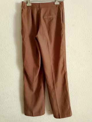 Pantalón marrón de vestir
