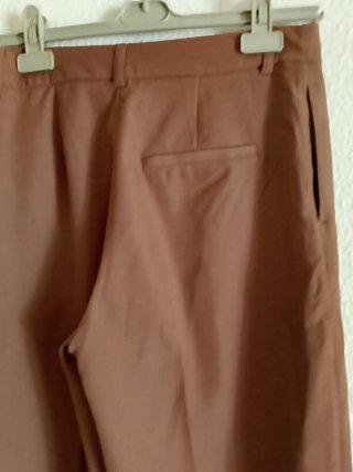 Pantalón marrón de vestir