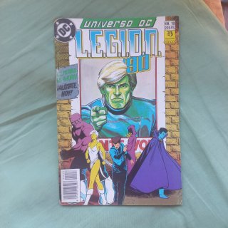 Lote 4 cómics DC y Marvel