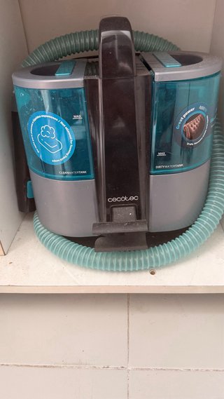Aspiradora Robot Cecotec y Aspirador de tapiceria