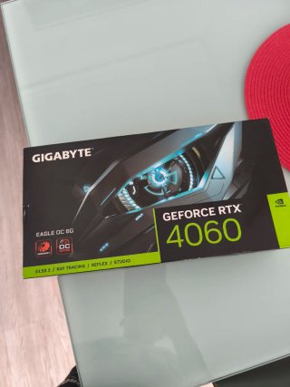 Gigabyte RTX 4060 Gaming OC 8G muy poco uso,