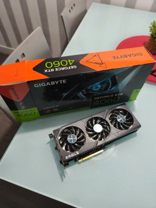 Gigabyte RTX 4060 Gaming OC 8G muy poco uso,