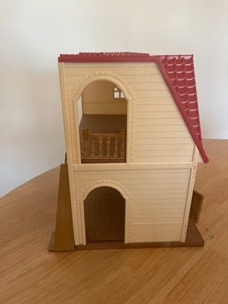 Casita Sylvanian Families tejado rojo