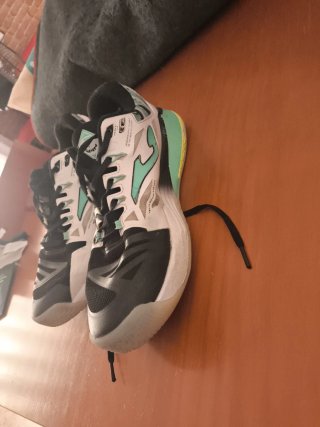 Zapatillas Joma Negras y Blancas