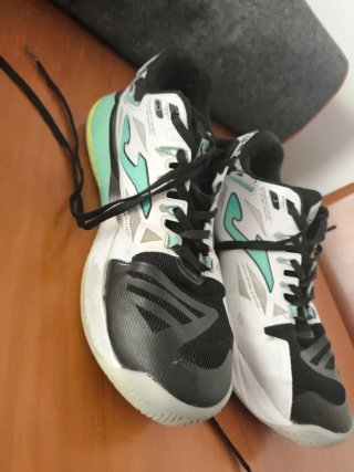 Zapatillas Joma Negras y Blancas