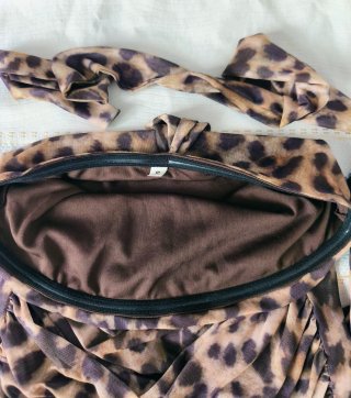 Blusa sin tirantes con estampado de leopardo
