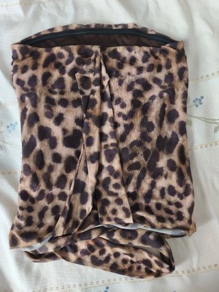 Blusa sin tirantes con estampado de leopardo
