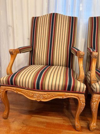 2 Butacas Madera clara nuevas con rayas