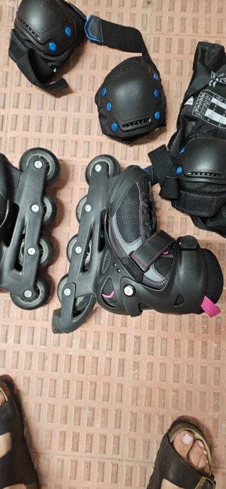 Patines mujer talla 38 + protecciones y funda