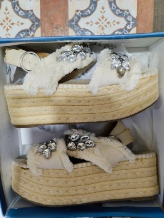 Sandalias Plataforma Zara Beige y Plata