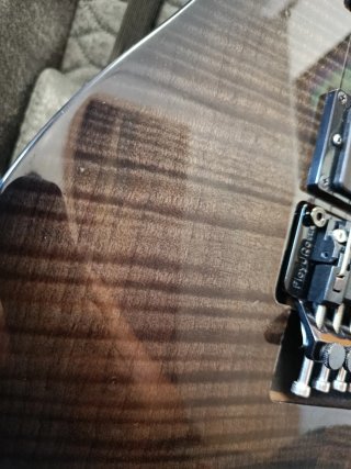 Guitarra ESP LTD M-1000 + ESTUCHE RÍGIDO