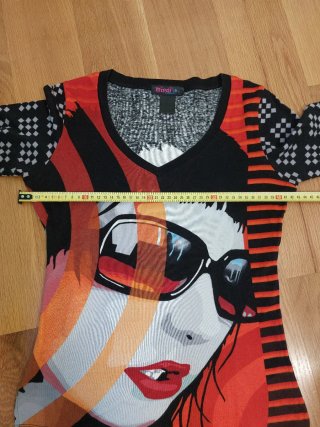 Camiseta Mirdi. Talla M
