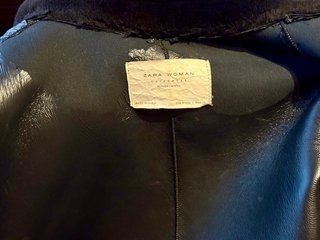 Abrigo negro de pelo sintético