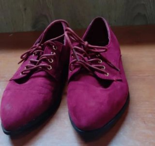 Zapatos de ante color burdeos