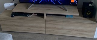 Mueble salón con vitrina y luz
