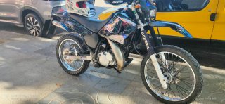 Yamaha DT 125 RE 2008 Enduro colores camaleónica.