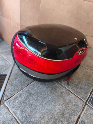 Baúl Moto SHAD Negro/Rojo