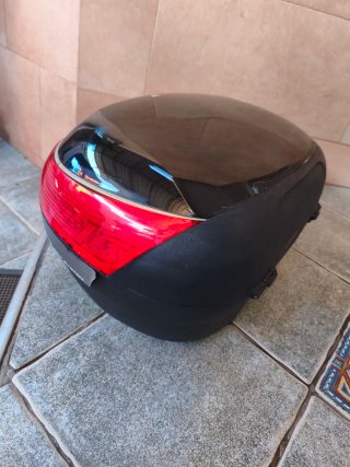 Baúl Moto SHAD Negro/Rojo