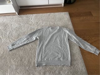 Sudadera Clokhouse Gris con Flores Rojas
