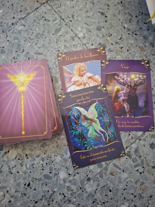 Mensajes mágicos de las hadas : cartas oráculo