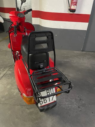 Vespa PX 200 Iris Roja