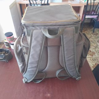 Mochila de pesca Caperlan con lote de cebos