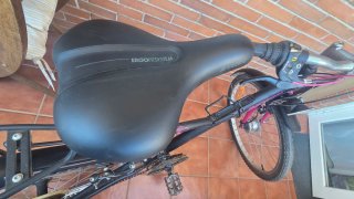 Bicicleta Decathlon 24" con luz y transportín