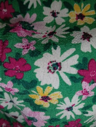 Falda midi floral Stradivarius