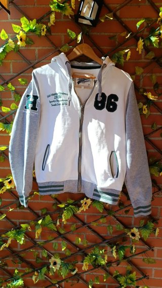 Sobrecamisa y sudaderas multicolor