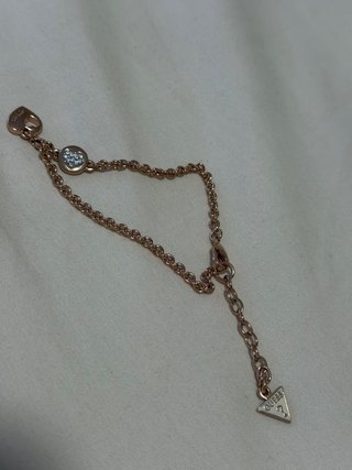 Pulsera Guess Corazón y Triángulo