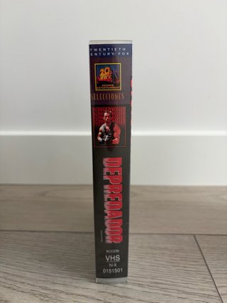 VHS Depredador (Español) PRECINTADO