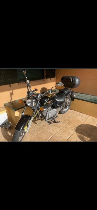 Hyosung Aquila 125 Negra