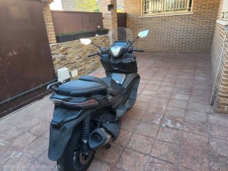 Voge SR4 MAX T Maxi Scooter Negra