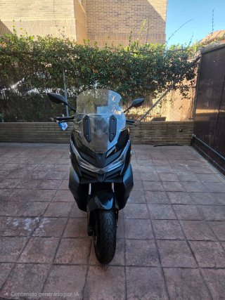 Voge SR4 MAX T Maxi Scooter Negra