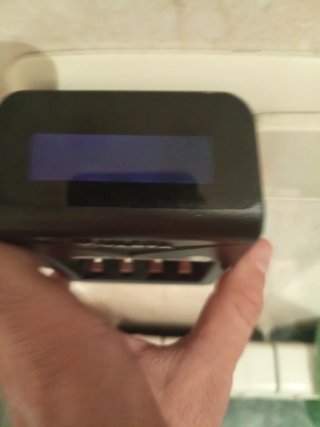 Cargador Varta LCD con USB